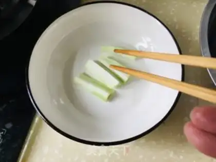 Make ♪ Burn the broccoli ♪ step 2