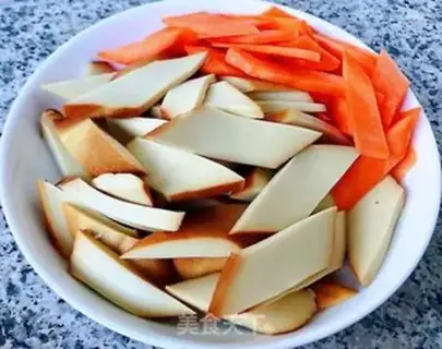 Make Bean roll carrot tarted onions step 1