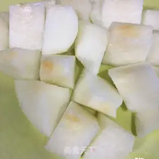 Make Ice cream pineapples step 1