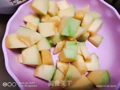 Make Fruit and oatmeal step 1