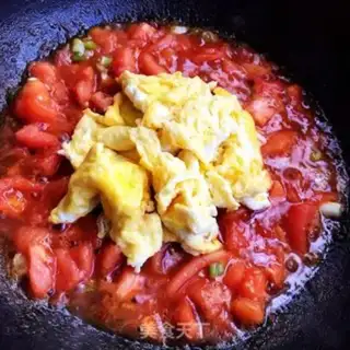Make Tomato fried eggs and rice step 8