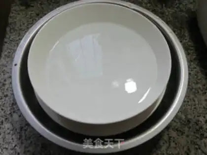 Make A round clam with a white hand step 6