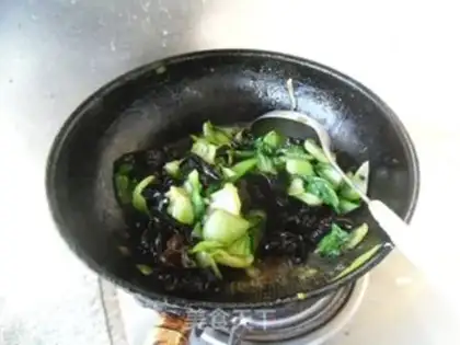 Make Autumn ear oil step 10