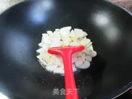 Make A round clam with a white hand step 11
