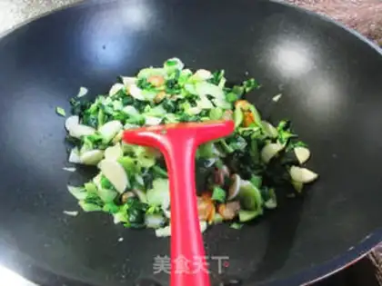 Make A round clam with a white hand step 14