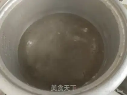 Make Porkball cabbage soup step 0