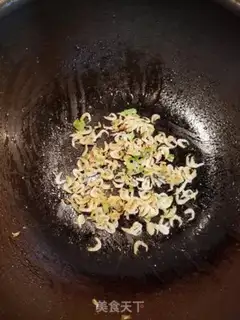 Make Ropsy eggs, shrimp pie step 2