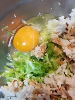 Make Ropsy eggs, shrimp pie step 5