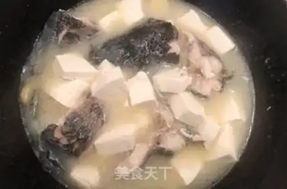 Make Black fish tofu soup step 3