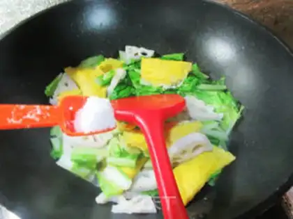 Make The egg dumplings are cooking the cauliflower step 6