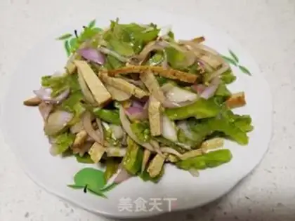 Make The bitter melon with the onions step 5