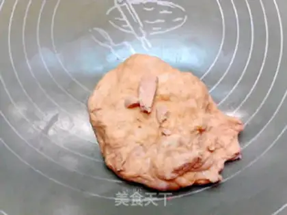Make Taste cheese and ham and caterpillar bread step 4