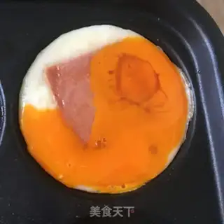Make Ham eggs step 1