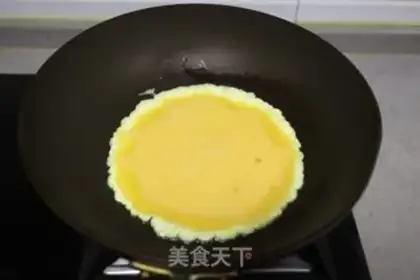 Make Eggs, fried beans step 2