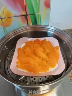 Make Nuts, pumpkin buns step 2