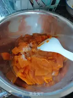 Make Nuts, pumpkin buns step 3