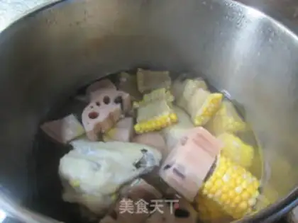 Make Corn Lotus chicken soup step 7