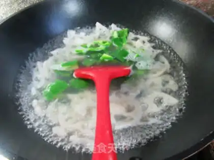 Make Potato pepper chicken leg and fried lily step 7