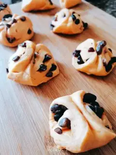 Make Nuts, pumpkin buns step 12