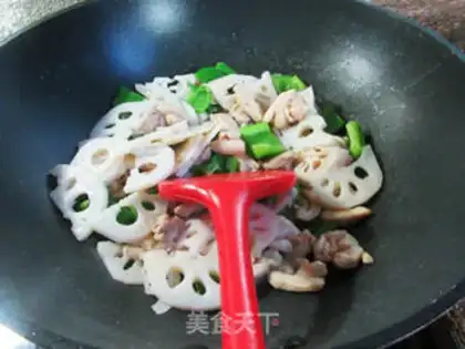 Make Potato pepper chicken leg and fried lily step 9