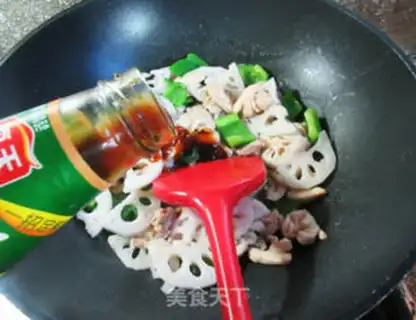 Make Potato pepper chicken leg and fried lily step 11