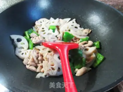 Make Potato pepper chicken leg and fried lily step 12