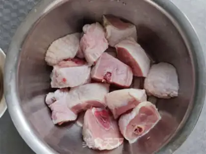 Make Chestnuts burn chicken legs step 0