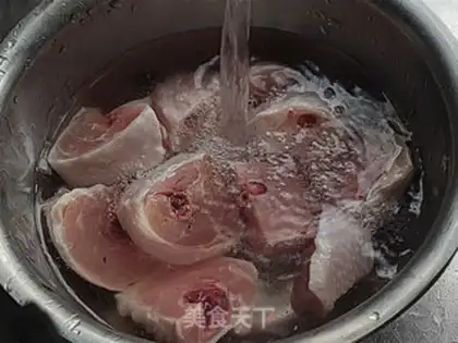 Make Chestnuts burn chicken legs step 3