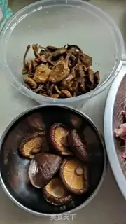 Make Chicken stew mushrooms step 1