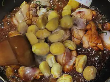 Make Chestnuts burn chicken legs step 7