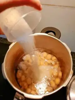 Make French sugar chestnuts step 2