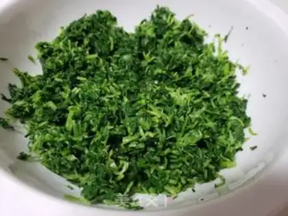 Make A white radish egg pie step 1