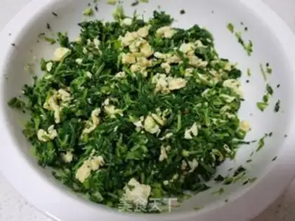 Make A white radish egg pie step 4