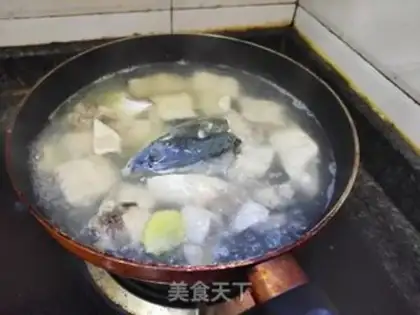 Make Apple fish bone soup step 2