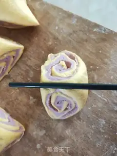 Make Pumpkin rolls step 12