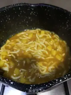Make Curryfish noodles step 8