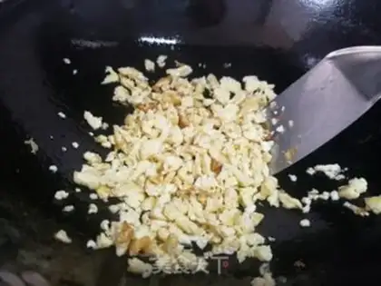 Make An egg and water bun step 4