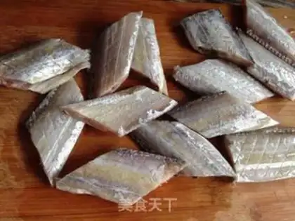 Make Jell-O fish step 2