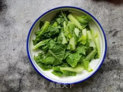 Make Shrimp-skinned cabbage step 3