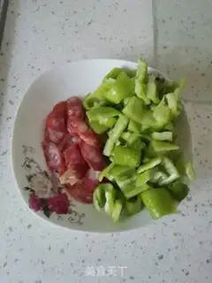 Make Pry pepper fried sausage step 1