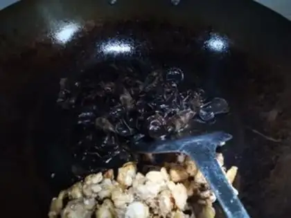 Make Molybdenum pepper steamed pheasant step 4