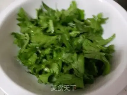 Make Steamed celery leaves step 1