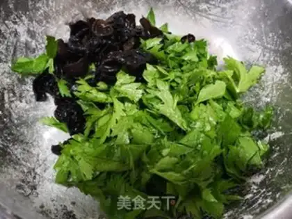 Make Steamed celery leaves step 2