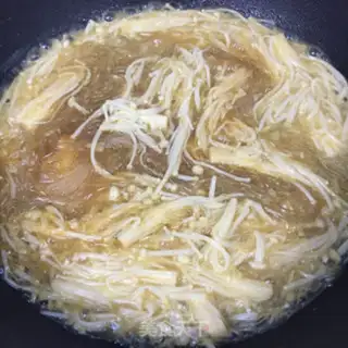 Make Garlic fans burn golden mushrooms step 5
