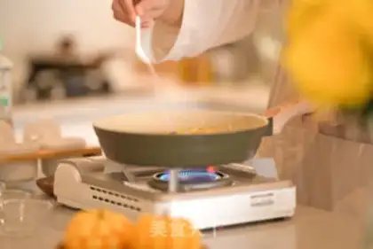 Make Pumpkin chestnut mushroom rice step 6