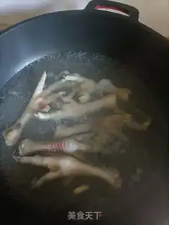 Make Chicken claws burn peanuts step 0
