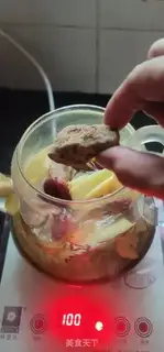 Make Apple date black ginger tea step 2
