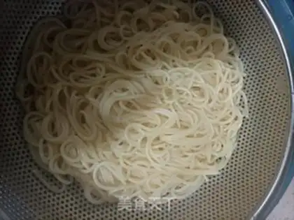 Make Hot turkey. Noodles step 2