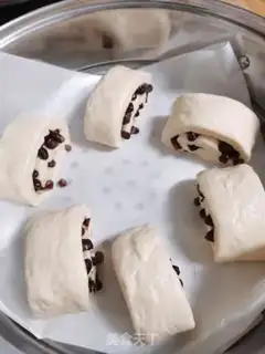 Make Sugar and red bean rolls step 5