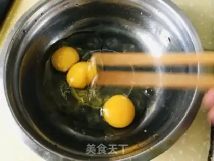 Make Chili fried eggs step 2